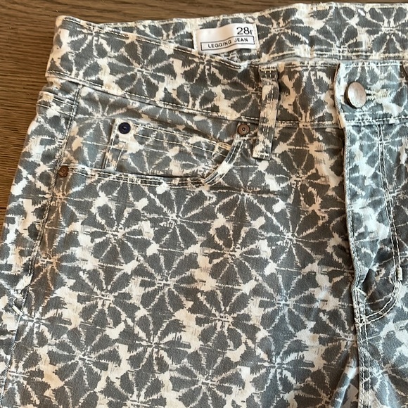 Gap Printed Jeans - Picture 2 of 5